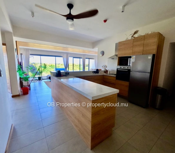 New 3 bedroom apt 