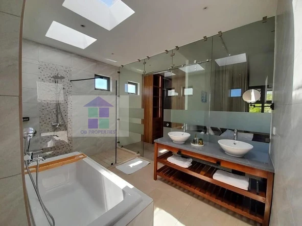 4 Bedroom Villa