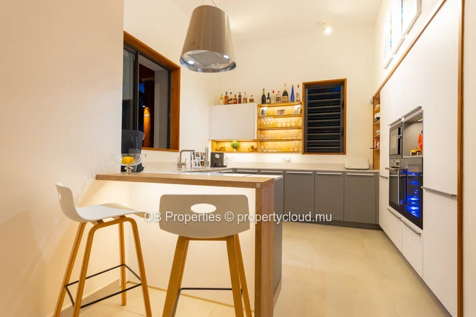Prestigious 6 bedroom Villa