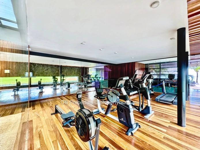 Exquisite 3 bedroom apt