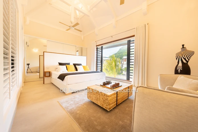 Prestigious 6 bedroom Villa