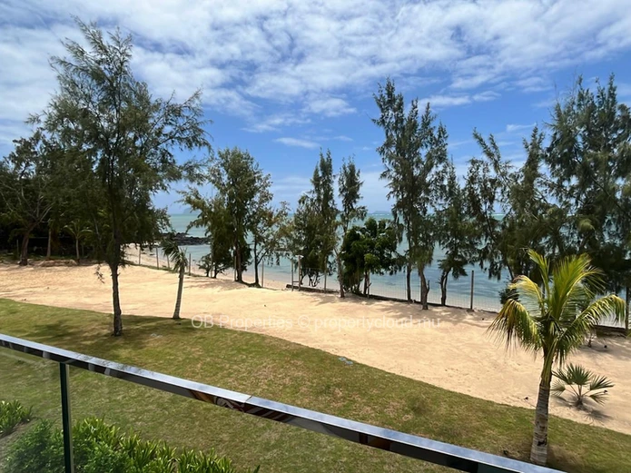 Luxurious beach front apartment