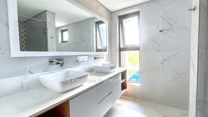 Luxurious 4 bedroom Penthouse 