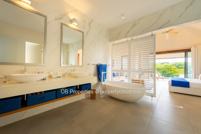 Prestigious 6 bedroom Villa