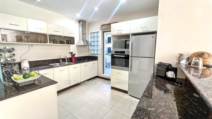 Elegant 3 Bedroom apt 