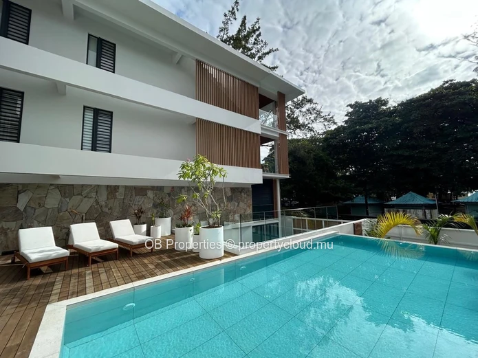 Stylish 2 Bedroom Apartment Just Steps from Pereybere Beach