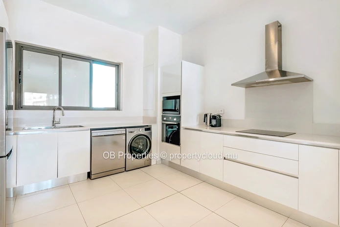 Exceptional Penthouse in Pereybere