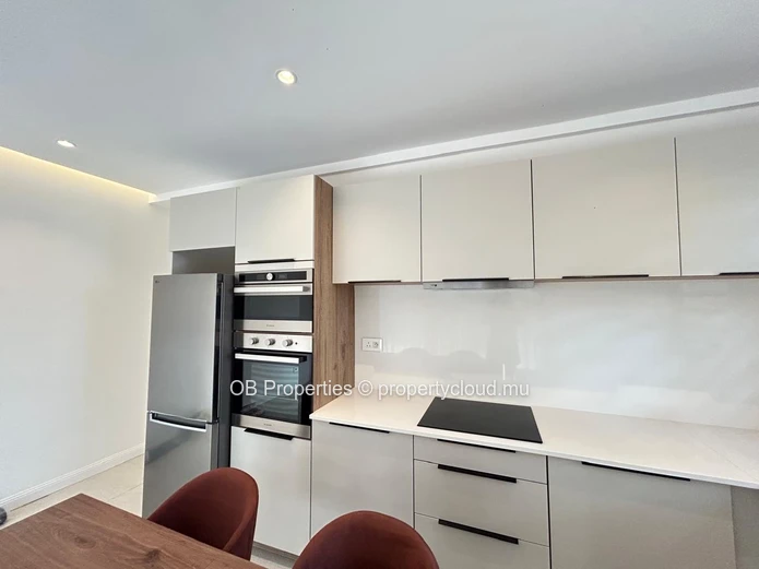 Stylish 2 Bedroom Apartment Just Steps from Pereybere Beach