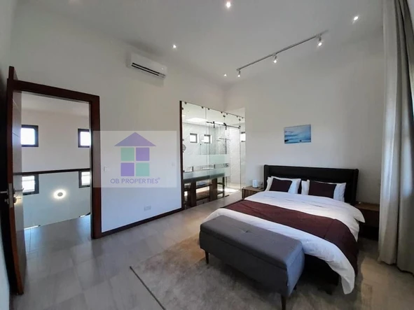 4 Bedroom Villa
