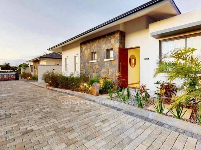 Luxury 3 Bedroom Villa in Prime Location