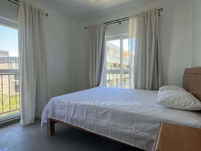 Superb 3 bedroom beach front apt