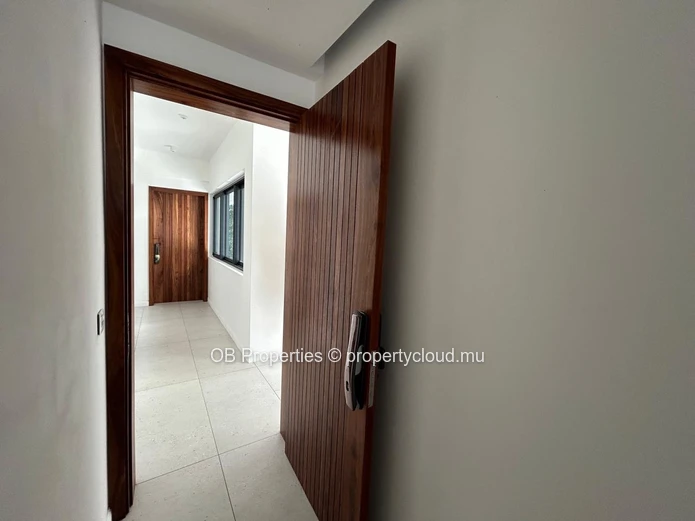 Luxury 1 Bedroom apartment with Private Rooftop Terrace