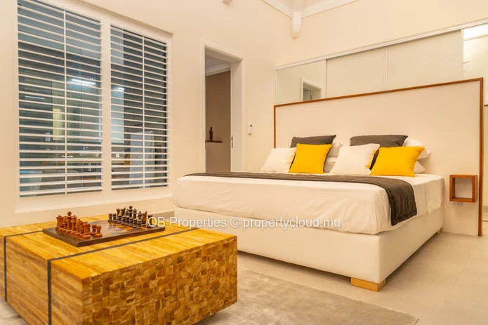 Prestigious 6 bedroom Villa