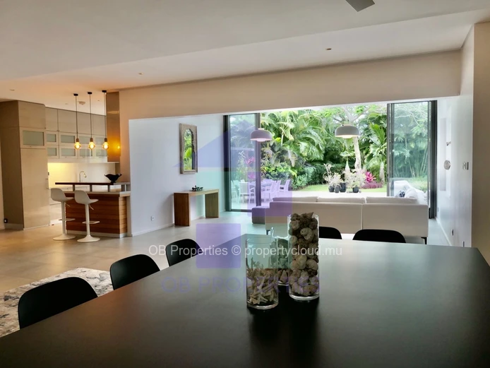 Stunning 4 Bedroom Villa 