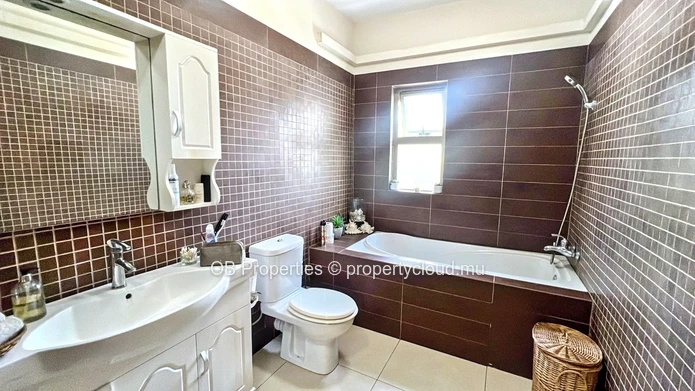 Elegant 3 Bedroom apt 