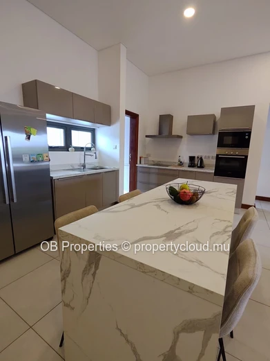 Exceptional 3-Bedroom Apartment with Sea View