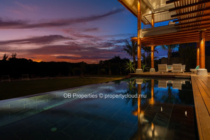 Prestigious 6 bedroom Villa