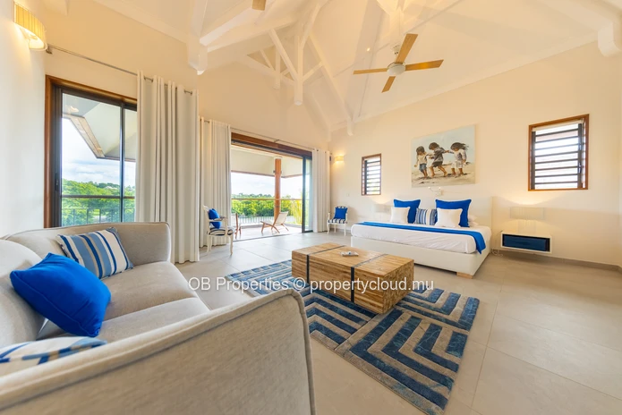 Prestigious 6 bedroom Villa