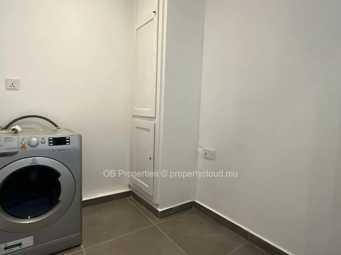 Superb 3 bedroom beach front apt