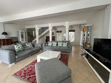 4 Bedroom Villa