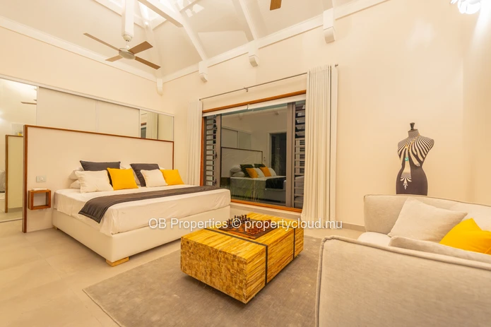 Prestigious 6 bedroom Villa