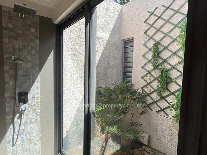 Luxurious & Stylish 4 bedroom property